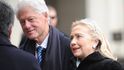 Na pohřeb Václava Havla přijeli manželé Clintonovi