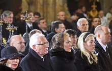 ONLINE Pohřeb Václava Havla: Dagmar oplakávala manžela po boku Václava Klause