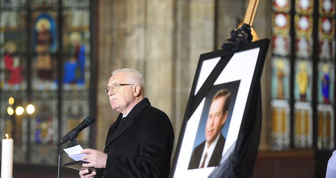 Čest zesnulému předchůdci projevil také prezident Václav Klaus