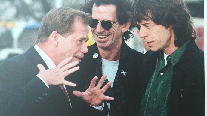 Se členy kapely Rolling Stones Keithem Richardsem a Mickem Jaggerem se potkal v roce 1991.