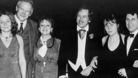 Václav Havel a Jitka Vodňanská na plese v polovině 80. let