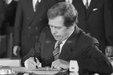 Deset mužů z Hradu: Václav Havel, prezident, který přijal odpovědnost a uměl dobře…