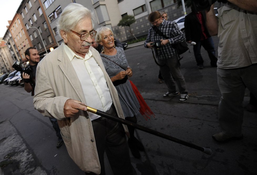 Na oslavě nemůže chybě také Ludvík Vaculík