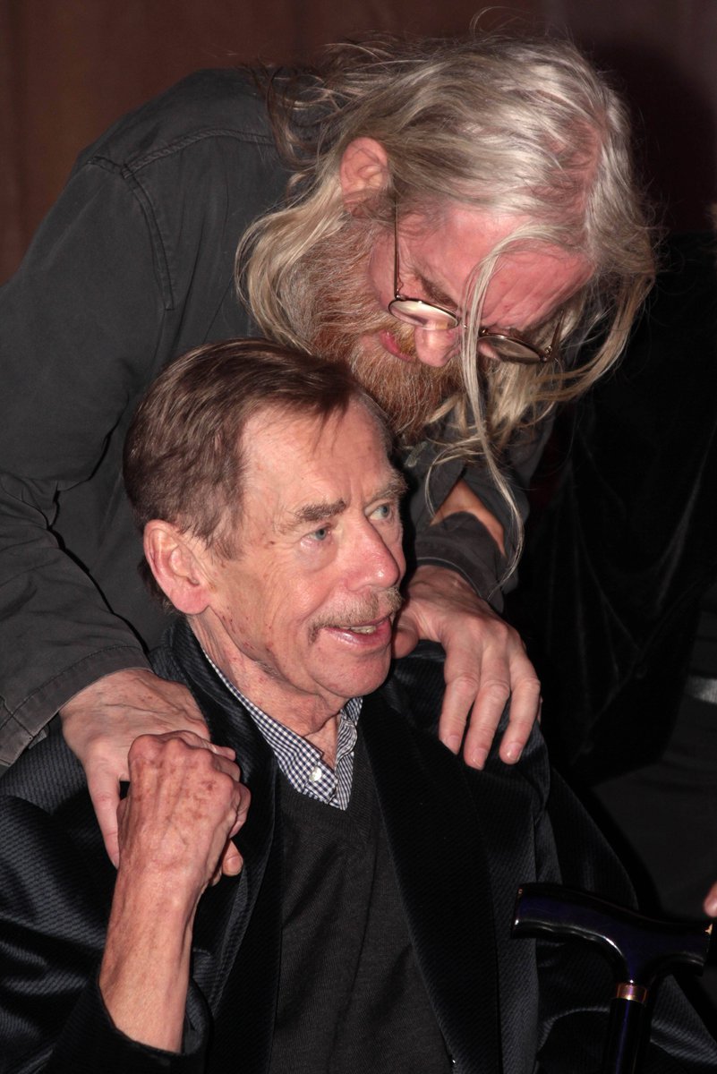 Václav Havel se svým dlouholetým přítelem, básníkem a hudebníkem Vratislavem Brabencem