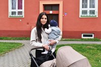 Houf maminek s kočárky udivuje Havířov: Spojila je Adéla (25) a její Mama Walk!