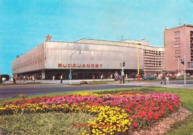 Obchodní dům Budoucnost, dnes Elan, v roce 1984.