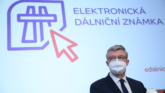 Vicepremiér Karel Havlíček (za ANO) na tiskové konferenci ke startu projektu elektronických dálničních známek (1. 12. 2020)