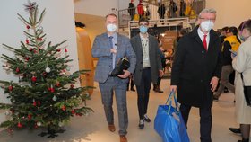 Vicepremiér Karel Havlíček (za ANO) v obchodním domě IKEA na pražském Zličíně (3. 12. 2020)