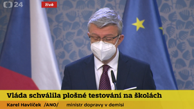 Dosluhující ministr dopravy, průmyslu a obchodu Karel Havlíček (za ANO) na tiskové konferenci po jednání vlády (19.11.2021)