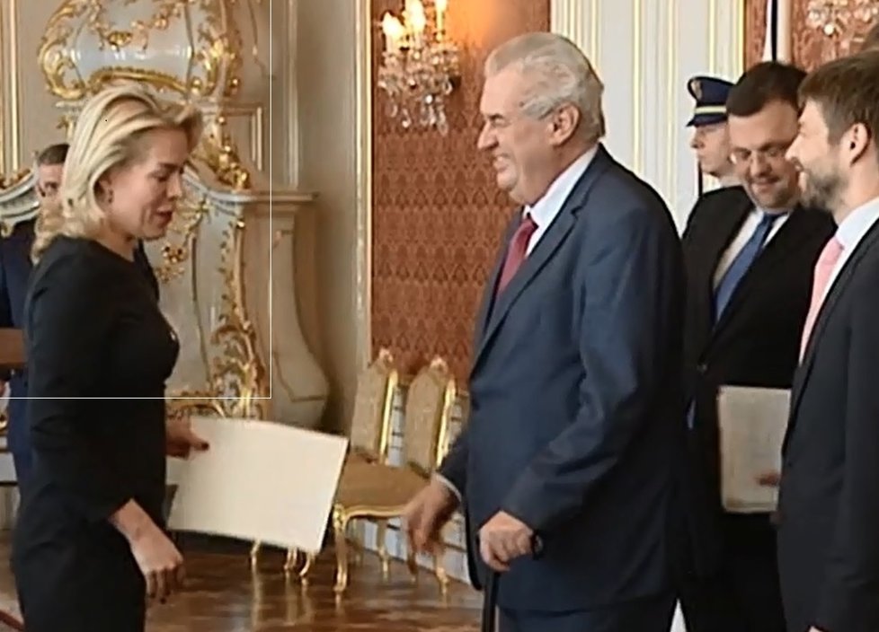 Prezident Zeman jmenoval soudkyní Ninu Smitovou.