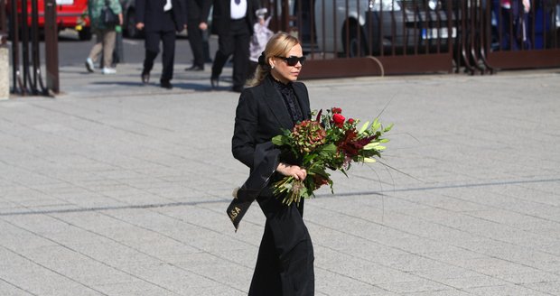 Dagmar Havlová přišla na pohřeb bez manžela