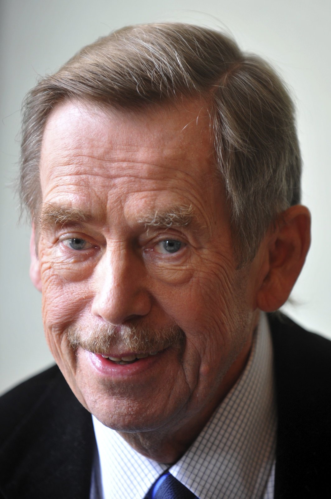 Václav Havel (†75)