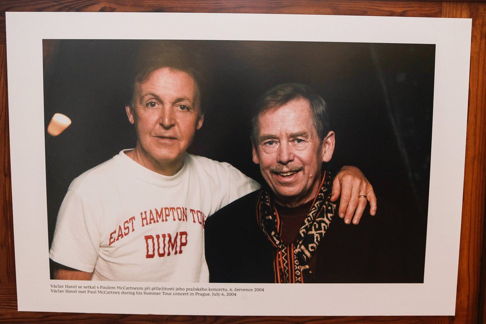 Dagmar Havlová zahájila výstavu s fotografiemi, na kterých je zvěčněn Václav Havel.