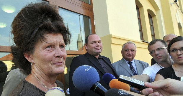 Farmářka Ludmila Havránková po dlouhém dvacet let trvajícím sporům o pozemky potřebné pro stavbu dálnice D11 konečně ustoupila