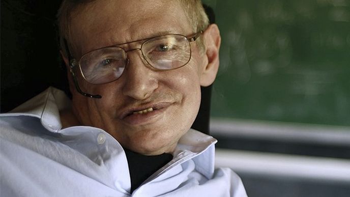 Stephen Hawking si přihřál polívčičku.