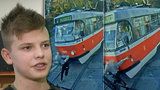 Patrik (13), který přežil srážku s tramvají, promluvil: Slyšel jsem cinkání a pak přišel náraz