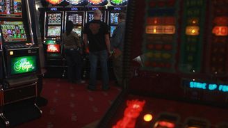 Prohibice hazardu v Praze nefunguje, město prohrává v boji s byznysem