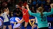 České házenkářky (v červeném) vstoupily vítězně do kvalifikace na mistrovství Evropy 2024