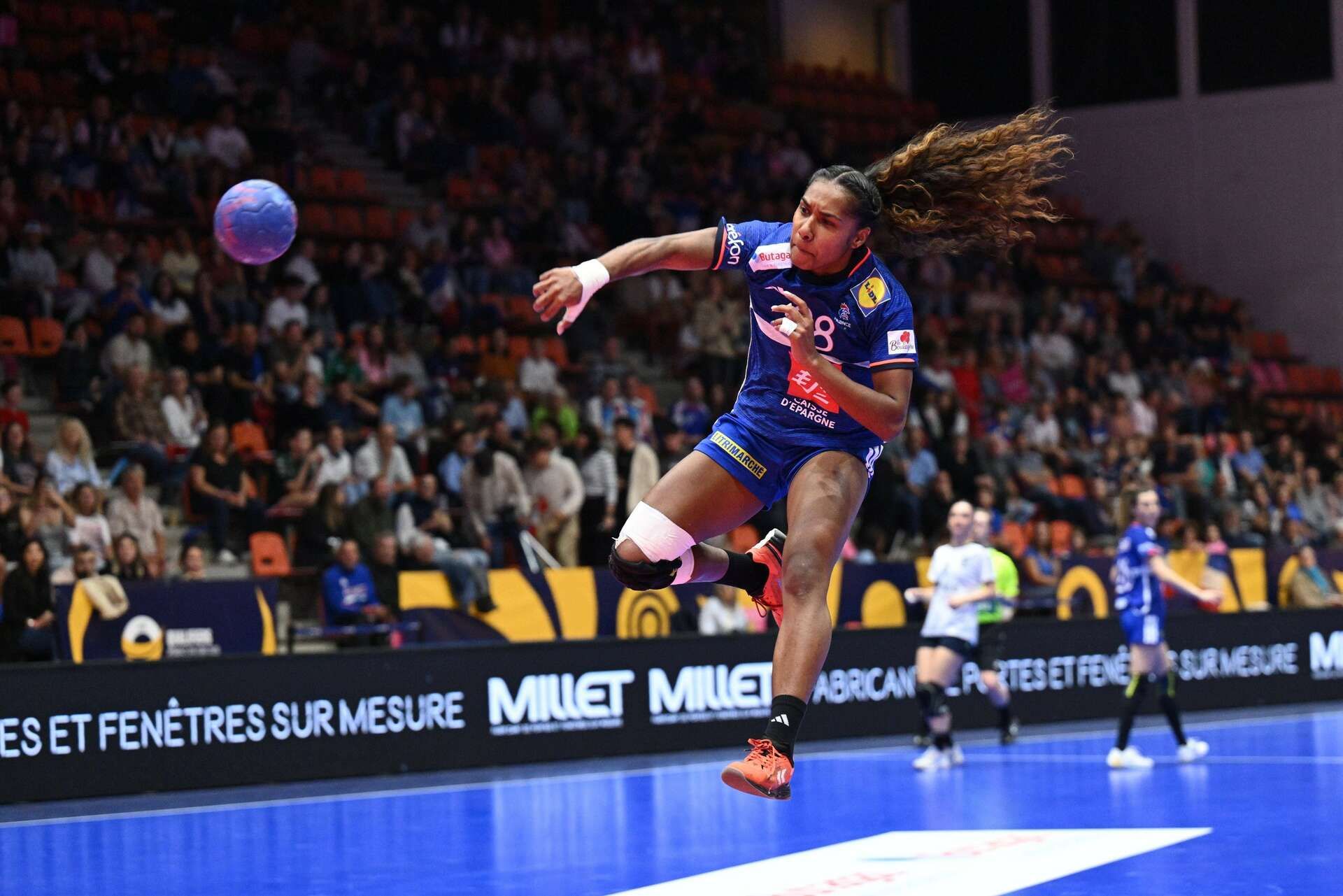 Suzanne Wajokaová. Suzanne Wajokaová.