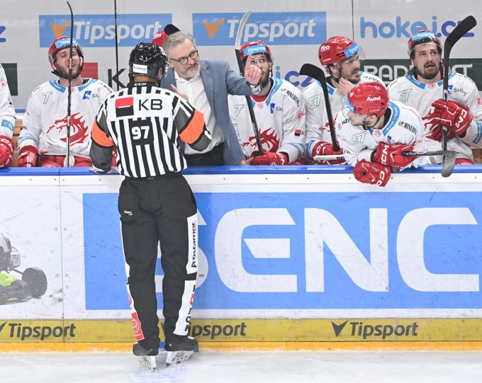 Sudí a kouči řešili komunikaci. Pešina: Vrátilo se nám to skvělým způsobem Sudí a kouči řešili komunikaci. Pešina: Vrátilo se nám to skvělým způsobem