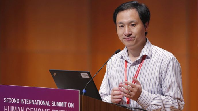 He Jiankui. Vědec,který vedl tým, který upravil DNA lidských embryí, zmizel