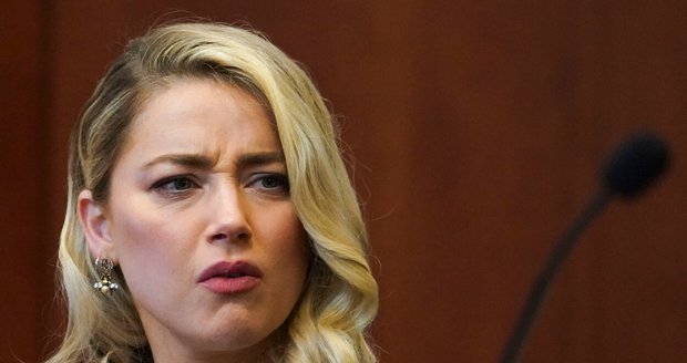 Bydlení Amber Heard v poušti