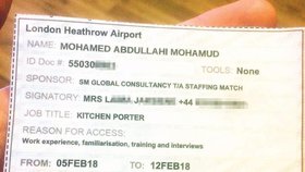 Služební kartička Abdullaha Mohameda, kterou mu vydalo letiště v Heathrow.