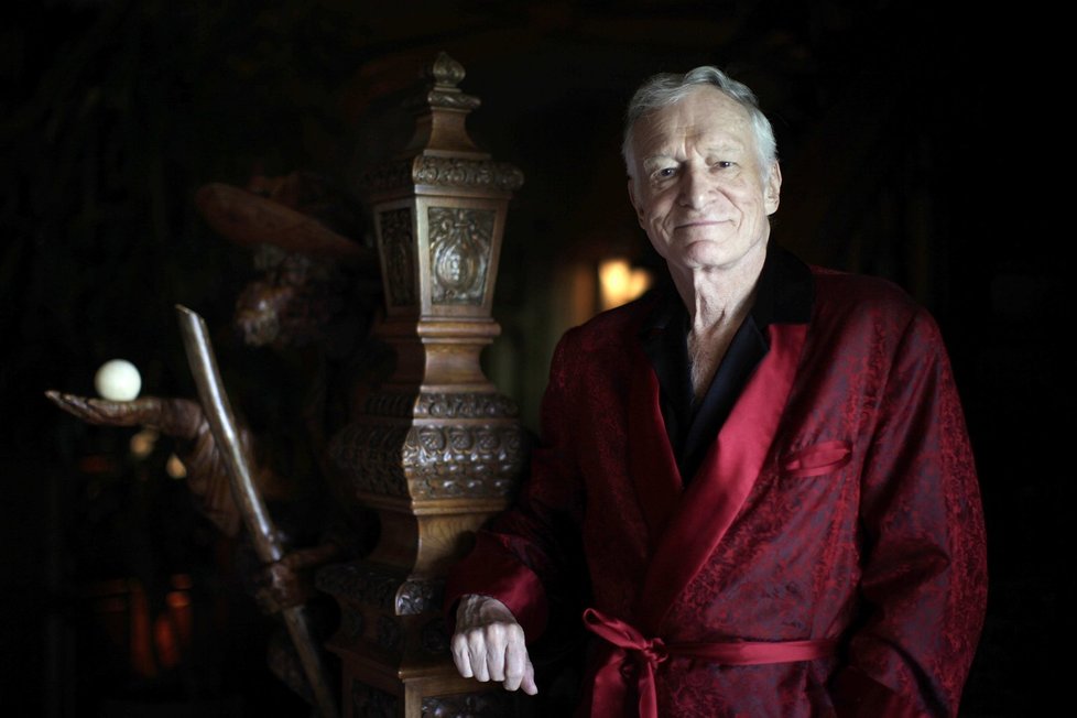 Zakladatel legendárního amerického pánského magazínu Playboy Hugh Hefner zemřel.