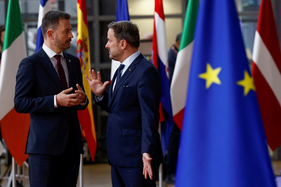 Summit v Bruselu: Slovenský premiér Eduard Heger a lucemburský premiér Xavier Bettel