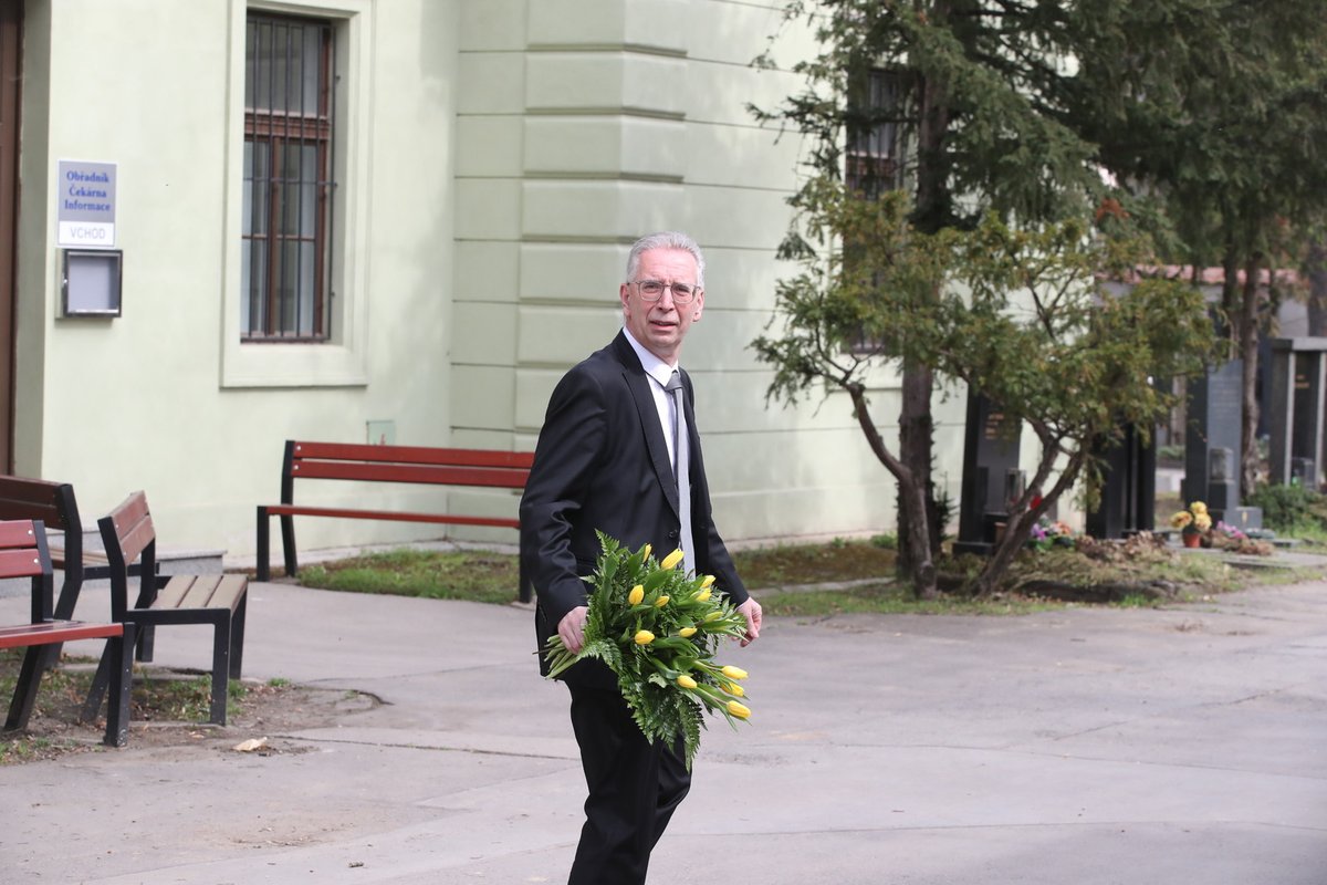 Primář kardiologie a její dvorní lékař prof. Petr Neužil.