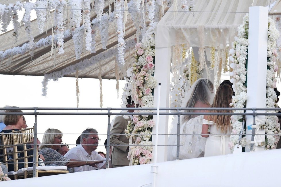 Heidi Klumová se vdala za hvězdu Tokio Hotel při pompézním večírku: Veselka na jachtě, kde se vdávala Grace Kellyová i Jaqueline Kennedyová.