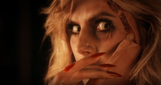 2021 - Heidi Klum natočila s rodinou další video. Tentokrát se objevila jako zombie.