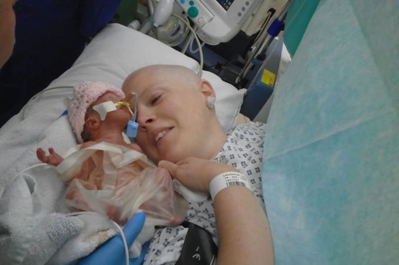 Heidi s dcerkou Ally, která zemřela krátce po porodu.