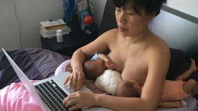 Americká umělkyně Hein Koh se snaží vyburcovat svět k podpoře zaměstnaných matek!
