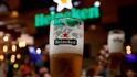 Nizozemský pivovar Heineken loni zvýšil provozní zisk o 24 procent.
