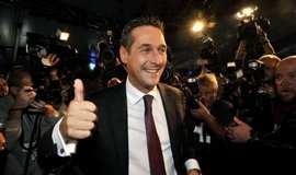 Strache uvedl, že volnost pohybu za prací není kvůli vylidňování pro východ unie pouze přínosná. V západních zemích navíc vede k vytěsňování místních kvalifikovaných a dobře placených pracovníků z jejich zaměstnání.