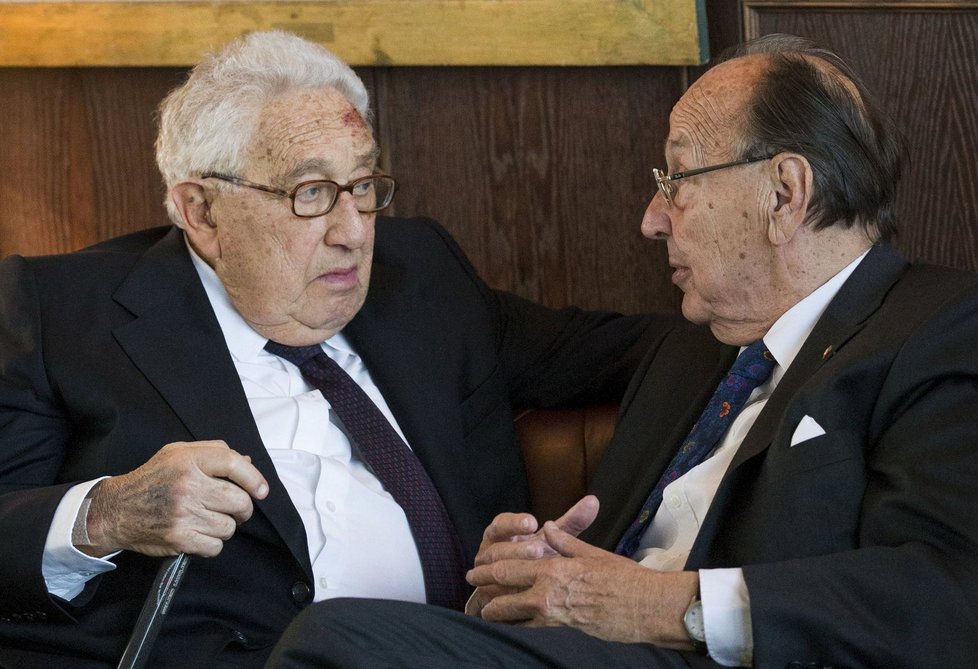 Bývalí ministři zahraničí Henry Kissinger a Hans-Dietrich Genscher