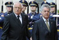 Rakouský prezident zuří kvůli Klausovi