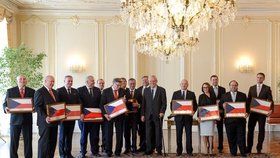 Prezident Miloš Zeman dnes přijal na Pražském hradě hejtmany. Poporvé se setkání účastnila i pražská primátorka.