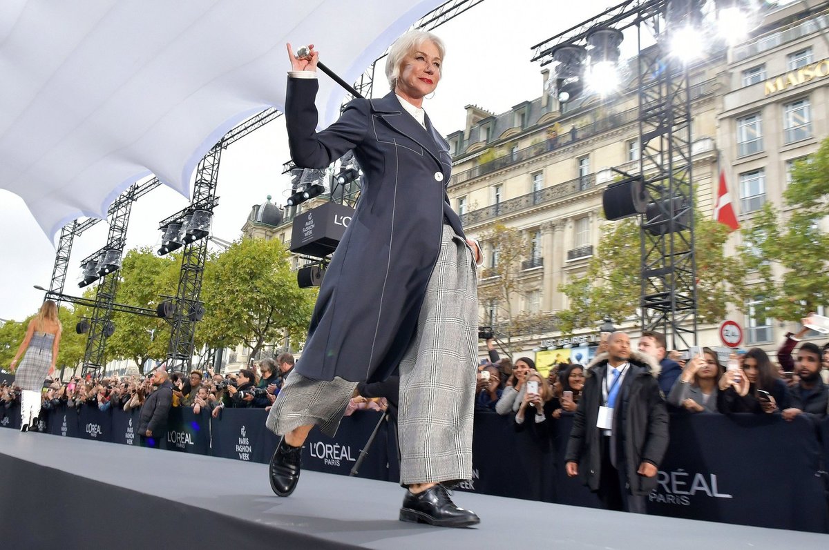 Kalhoty jak pro klauna? Helen Mirren elegance nechyběla.