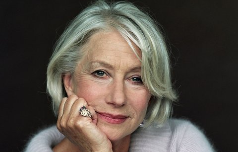 Helen Mirren vypadá v reklamě o třicet let mladší. Jaké jsou její triky?