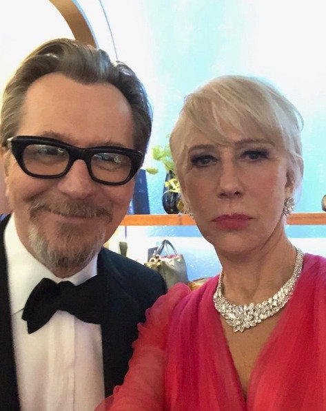 Nejlépe stárnoucí celebrita světa Helen Mirren s kolegou Gary Oldmanem