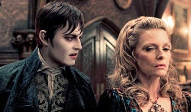 Johnny Depp s Michelle Pfeiffer ve filmu Dark Shadows, který natočil režisér Tim Burton