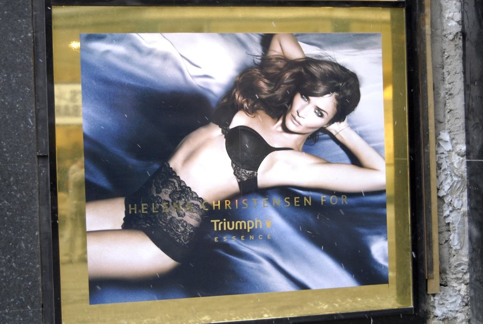 Helena Christensen nafotila kampaň pro značku spodního prádla Triumph