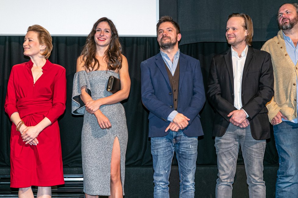 Helena Dvořáková se na premiéře filmu Modelář stále jen usmívala.