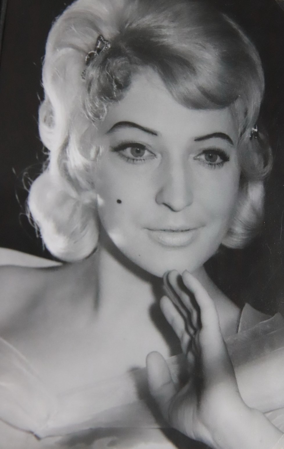 Helena Kružíková při premiéře hry Nový Figaro 13. května 1962.