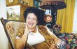 Helena Růžičková (†67), zemřela 4. 1. 2004 Dva roky populární herečka statečně bojovala s rakovinou žaludku a slinivky. Zhubla přes sto kilo. Ze své holé hlavy si dělala legraci a klidně ve společnosti sundavala paruku. O nemoci napsala tři Deníky mezi životem a smrtí. Až do svého konce byla vitální.