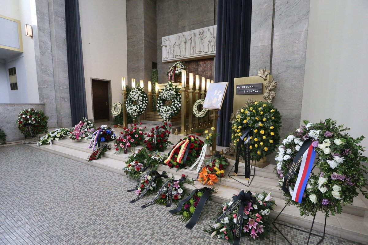 Pohřeb Heleny Štáchová v pražských Strašnicích