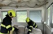 Na hausbót Heleny Vondráčkové pronikla obrovská zmije! Zasahovat museli hasiči. Na hausbót Heleny Vondráčkové pronikla obrovská zmije! Zasahovat museli hasiči.
