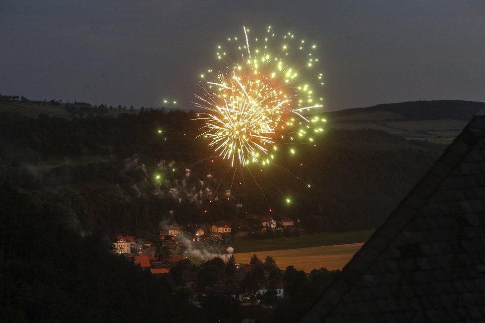 Závěr koncertu zpestřil ohňostroj